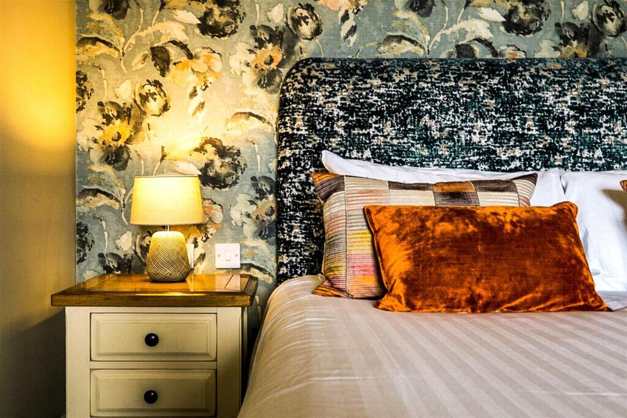 Rock House Hotel Линтън Екстериор снимка